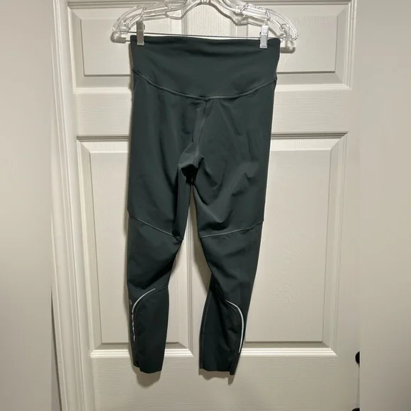 Lululemon Base Pace Leggings Sz 8 - Picture 6 of 8